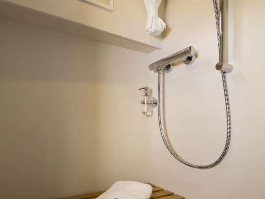 Barca a motore a noleggio a Le Landeron al miglior prezzo