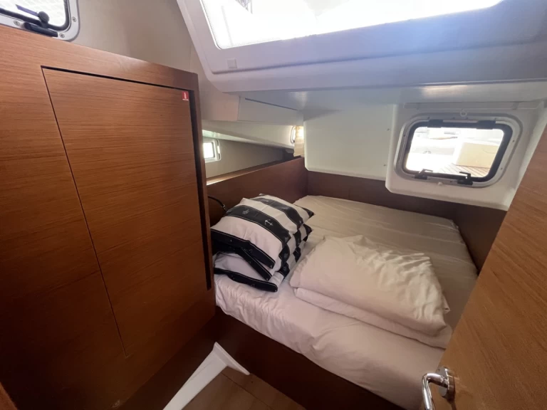Noleggiare una Jeanneau Sun Odyssey 440 a Sukošan