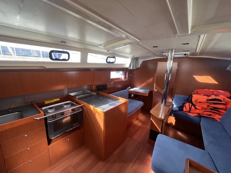 Noleggio Barca a vela Bénéteau con patente nautica