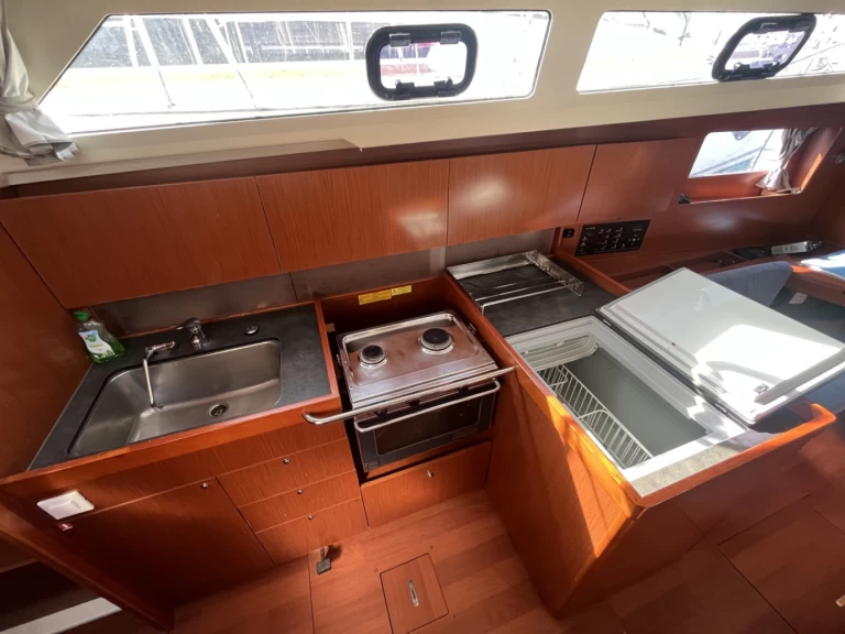 Barca a vela a noleggio a Sukošan al miglior prezzo