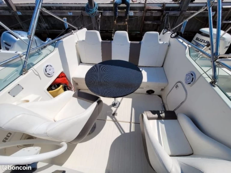 Noleggiare una Bénéteau Flyer 6 Grand Prix a Port de Cannes Marina