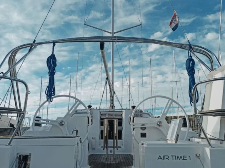 Noleggio Barca a vela Elan con patente nautica