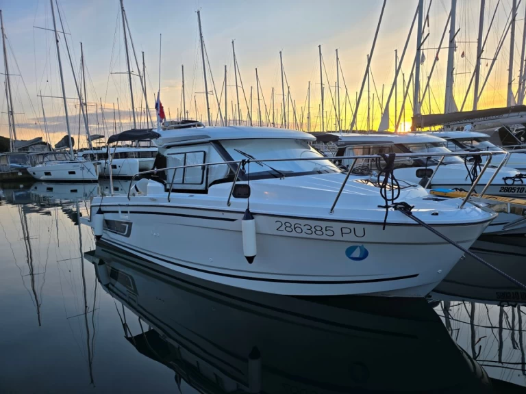 Noleggiare una Jeanneau Merry Fisher 795 Series2 a Pola