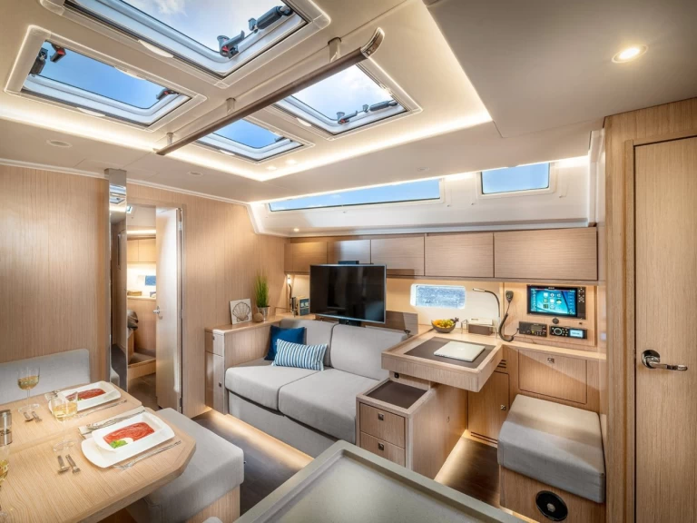 Noleggio barche Bavaria Cruiser 50 a Pola su Samboat