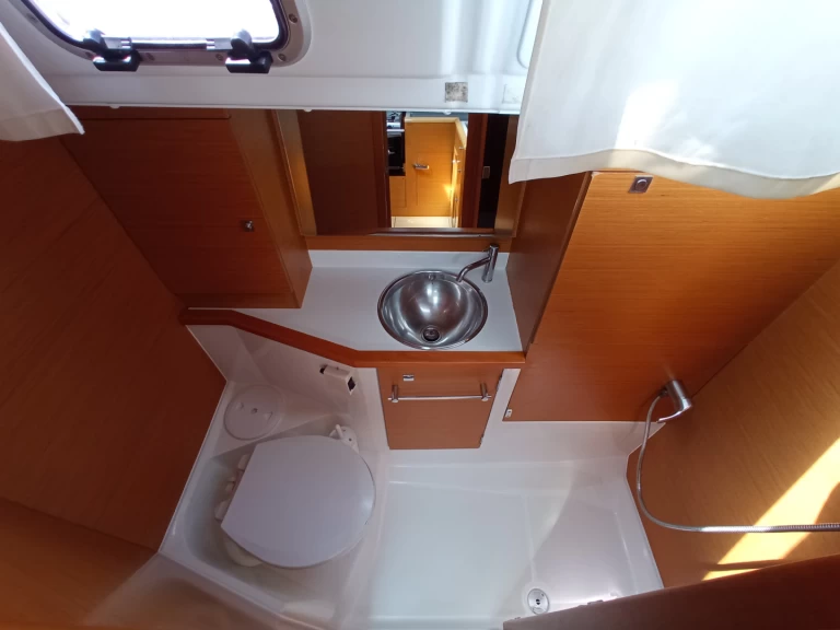 Noleggio Barca a vela con o senza skipper Jeanneau a Lefkáda