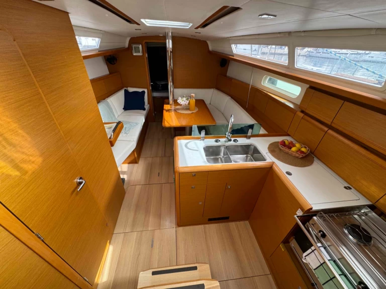 Jeanneau Sun Odyssey 389 da affittare a  Sukošan
