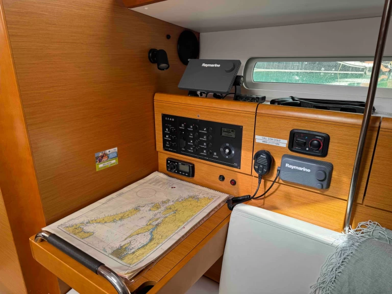 Jeanneau Sun Odyssey 389 da affittare a  Sukošan