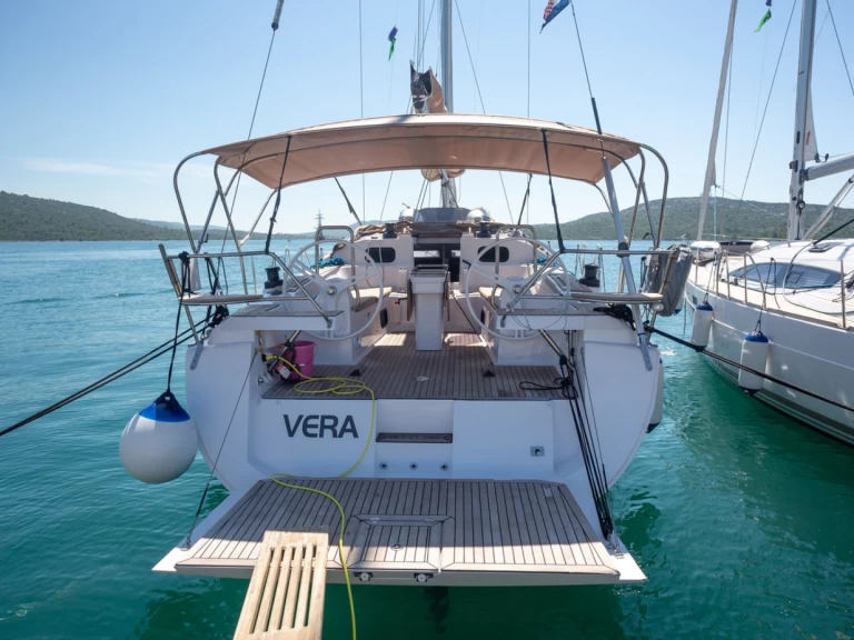 Noleggio Barca a vela Elan con patente nautica