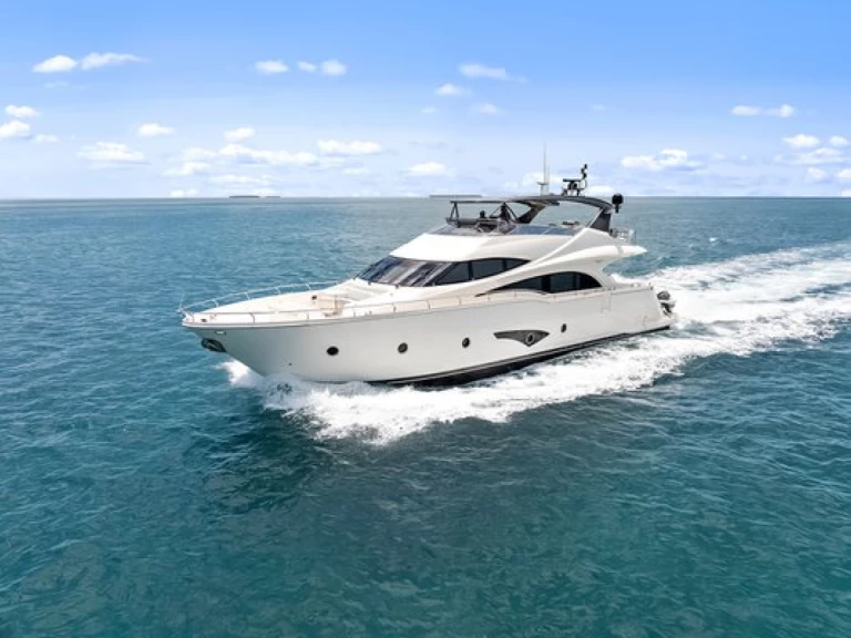 Noleggio barche Key West economico Marquis 720 Flybridge