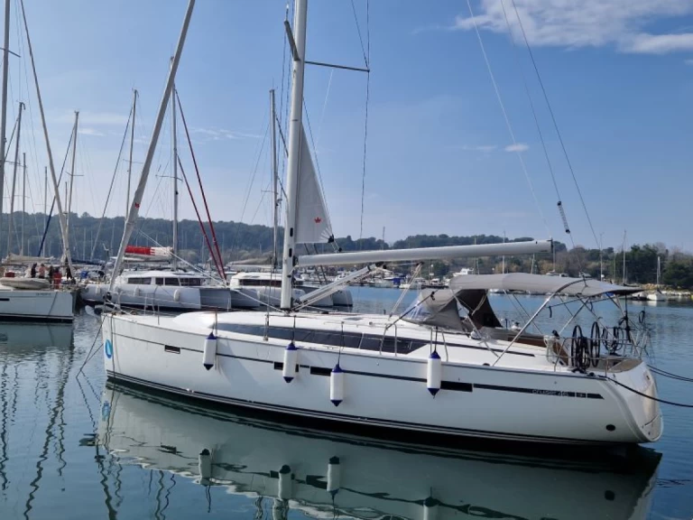 Noleggio barche Bavaria Cruiser 46 a Pola su Samboat