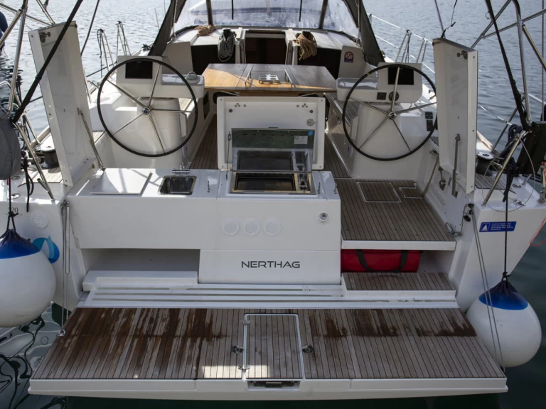 Barca a vela a noleggio a Pola al miglior prezzo