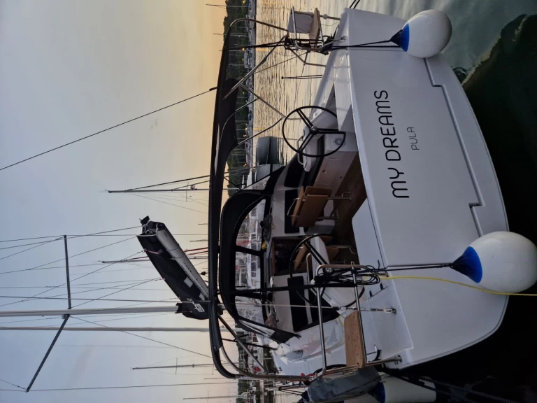 Noleggio Barca a vela Elan con patente nautica