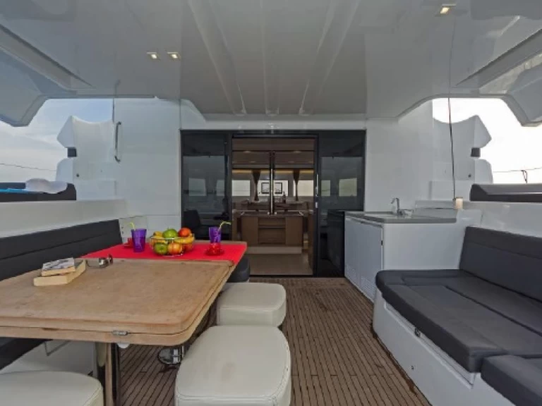 Catamarano a noleggio a Lefkáda al miglior prezzo