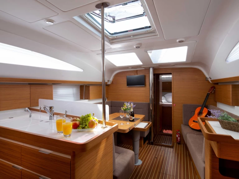 Noleggio Barca a vela con o senza skipper Elan a Spalato