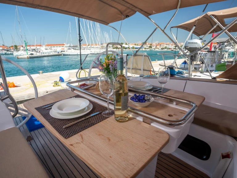 Noleggio Barca a vela con o senza skipper Elan a Spalato