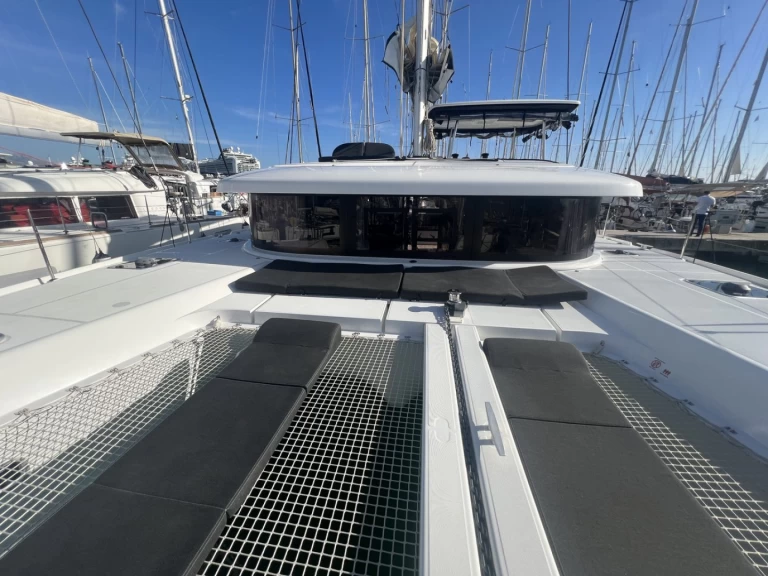 Noleggio Catamarano Lagoon con patente nautica