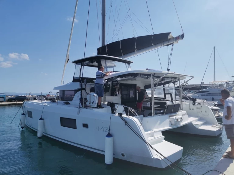 Noleggio Catamarano a Spalato – Lagoon Lagoon 42
