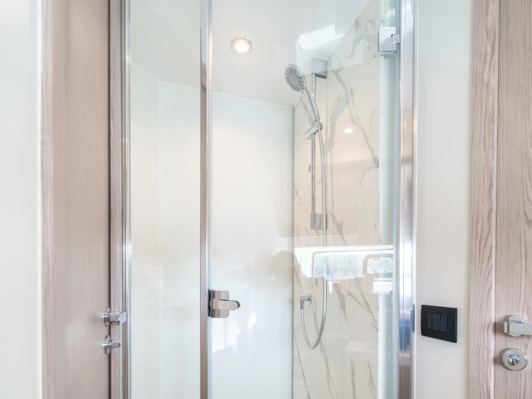 Noleggiare una Azimut Azimut 53 Fly a Sebenico