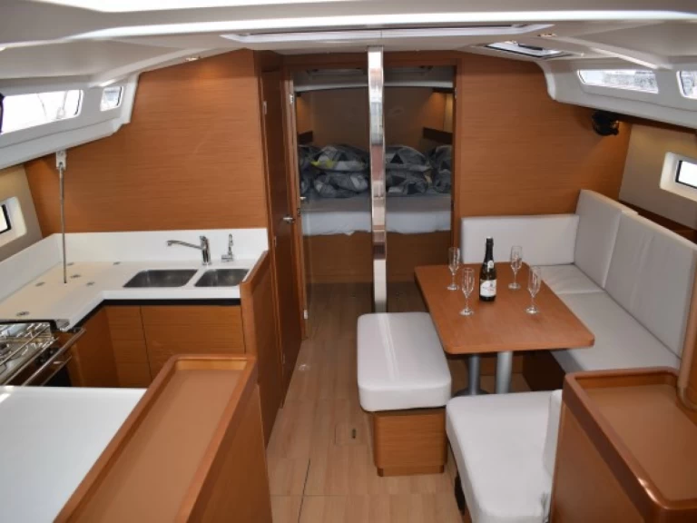 Noleggio barche Jeanneau Sun Odyssey 440 a Sukošan su Samboat
