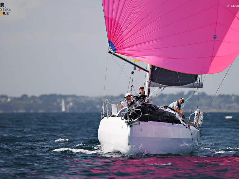 Noleggio Barca a vela Jeanneau con patente nautica