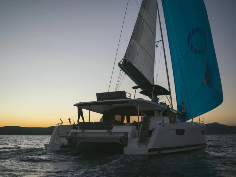 Noleggio Catamarano Fountaine Pajot con patente nautica