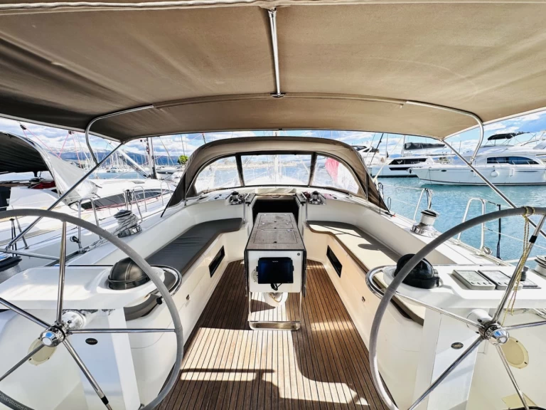 Bavaria Cruiser 55 da affittare a  Spalato