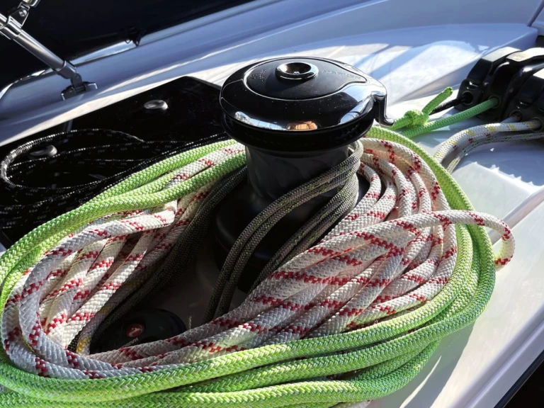 Elan Elan E6 da affittare a  Spalato