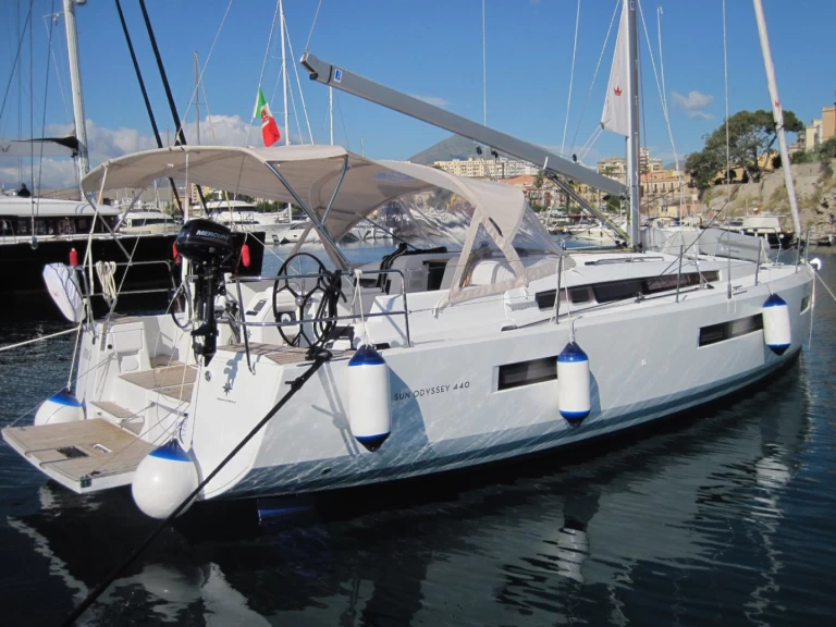 Noleggio a Capo d'Orlando – Jeanneau Sun Odyssey 440 su SamBoat