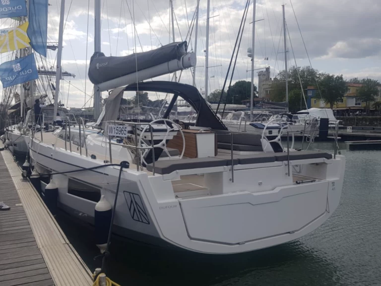 Noleggiare una Dufour Dufour 41 a Larmor-Plage