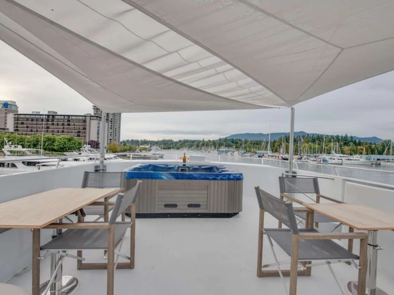 Yacht di lusso a noleggio a Juneau al miglior prezzo