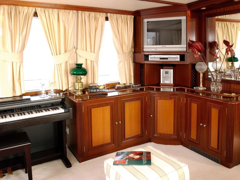 Noleggiare una Custom LIANA H a Grecia