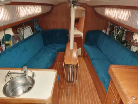 Jeanneau Sun Odyssey 31 da affittare a  Toulon Port