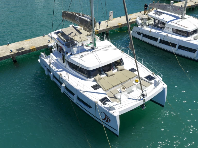 Noleggio Catamarano con o senza skipper Bali a Komolac