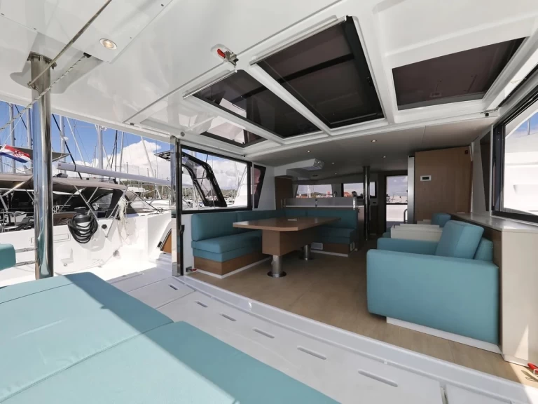 Catamarano a noleggio a Seget Donji al miglior prezzo