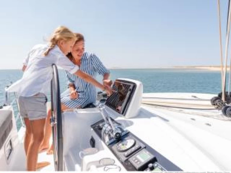 Noleggio Catamarano a Furnari – Lagoon Lagoon 46