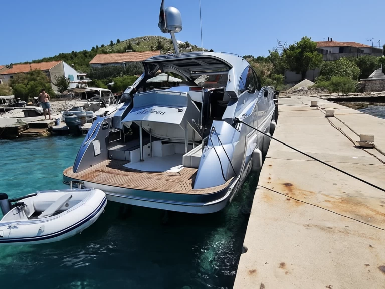 Noleggio Yacht di lusso Grginić con patente nautica
