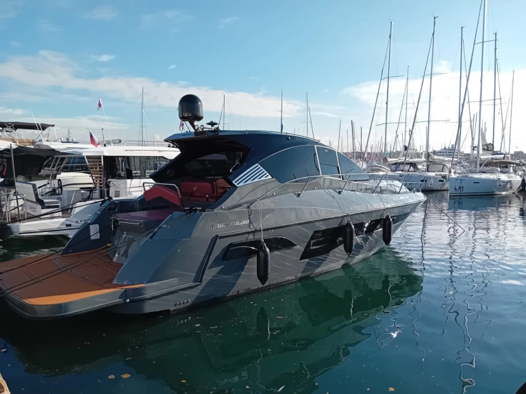 Yacht di lusso a noleggio a Zaravecchia (Biograd) al miglior prezzo