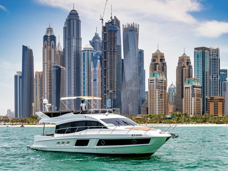 Noleggio Yacht di lusso a Dubai Marina – Gulf Craft majesty 48ft