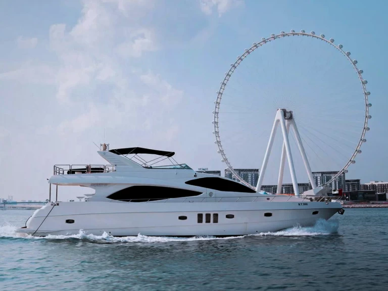 Yacht di lusso a noleggio a Dubai Marina al miglior prezzo