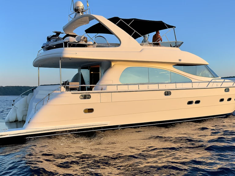 Noleggio Yacht di lusso con o senza skipper Custom a Cannigione