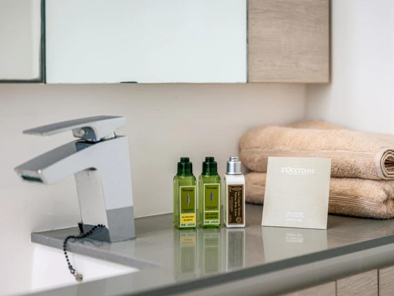 Noleggio Catamarano con o senza skipper Leopard a Gouviá