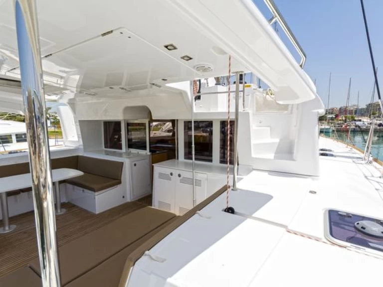 Noleggio Catamarano a Perigiali – Lagoon Lagoon 450 F