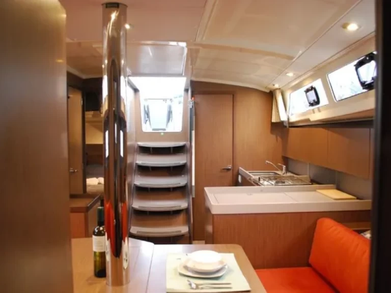 Bénéteau Oceanis 41.1 da affittare a  Perigiali