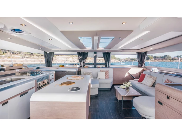 Noleggiare una Fountaine Pajot Aura 51 a Perigiali