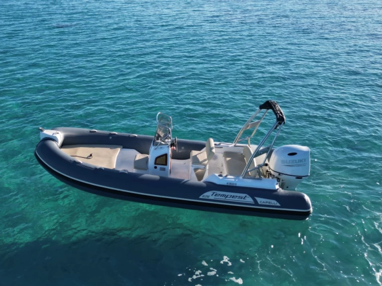 Noleggiare una Capelli Capelli 626 Luxe a Porto-Vecchio