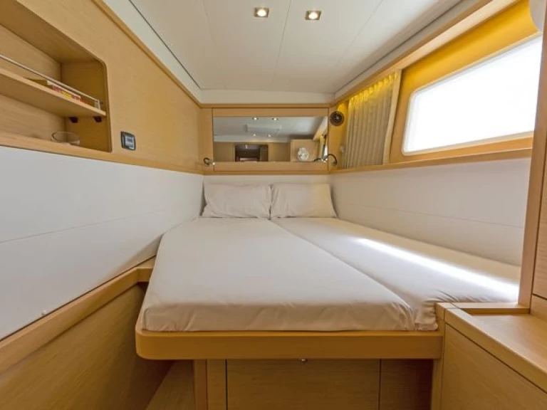 Noleggio Catamarano Lagoon con patente nautica