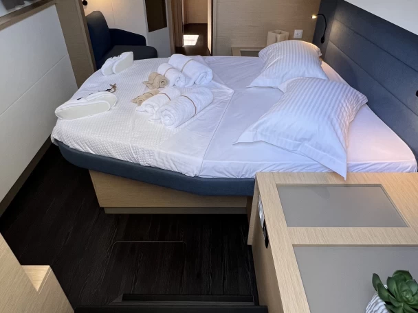 Noleggio Catamarano a Perigiali – Fountaine Pajot Aura 51