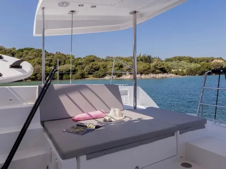 Noleggiare una Lagoon Lagoon 450 F a Perigiali