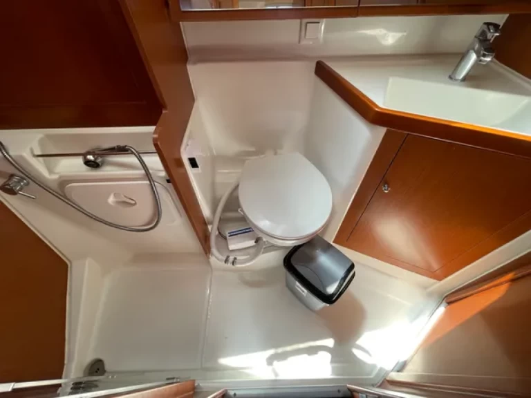 Barca a vela a noleggio a Perigiali al miglior prezzo