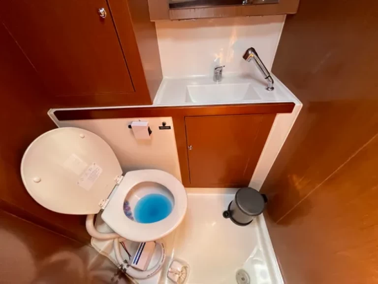 Noleggiare una Bénéteau Oceanis 41.1 a Perigiali